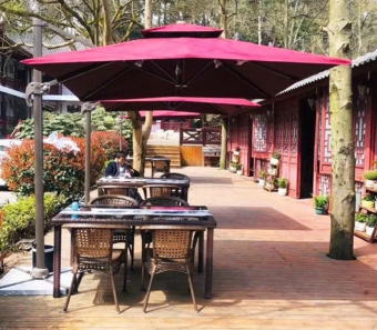 ☂️ Ô Dù Che Nắng Ngoài Trời Ninh Bình – Ô Lệch Tâm Nhôm Xoay 360 Độ Giá Rẻ